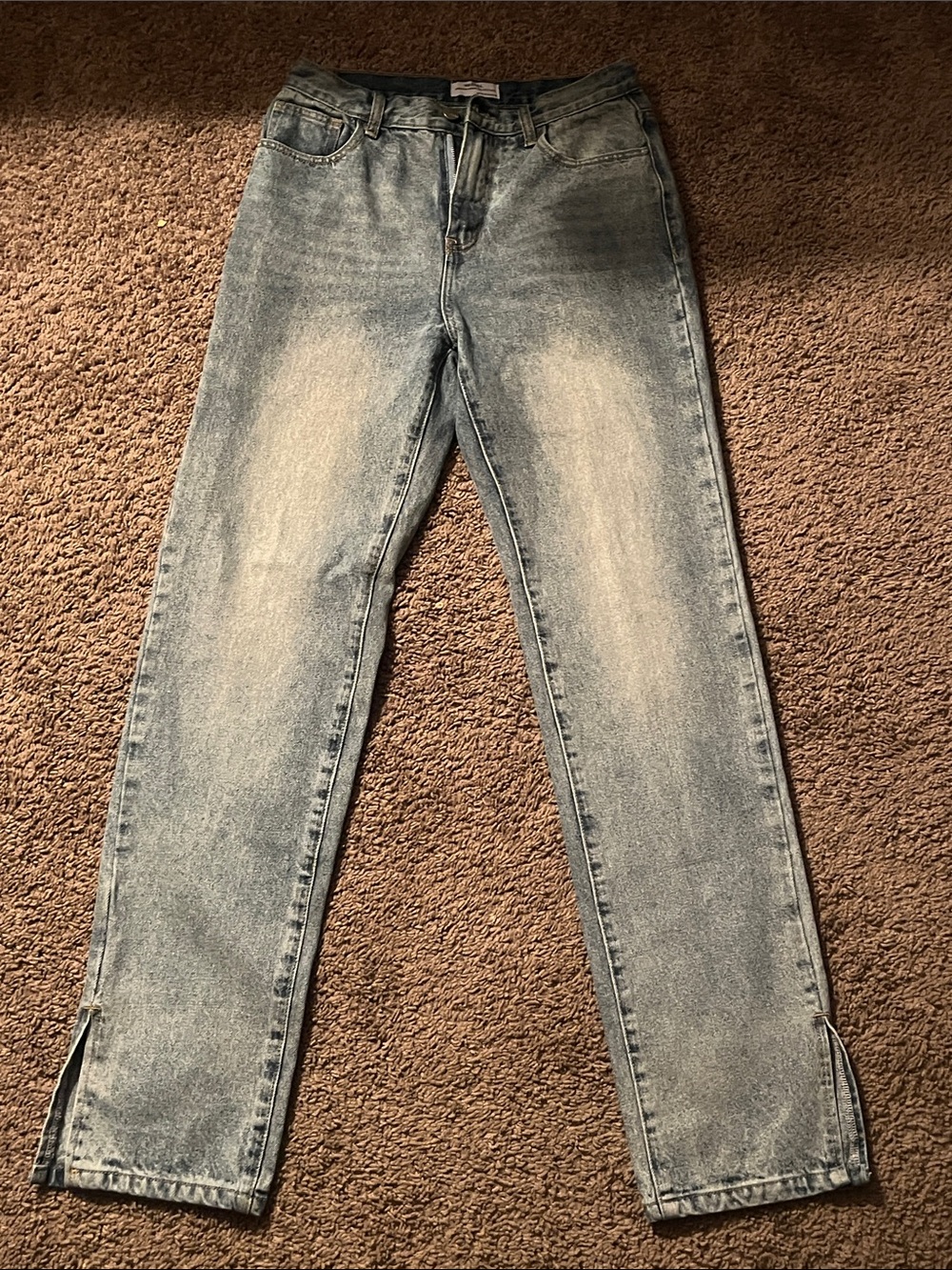 Everyday Straight Leg Jeans in Faded Light Blue
